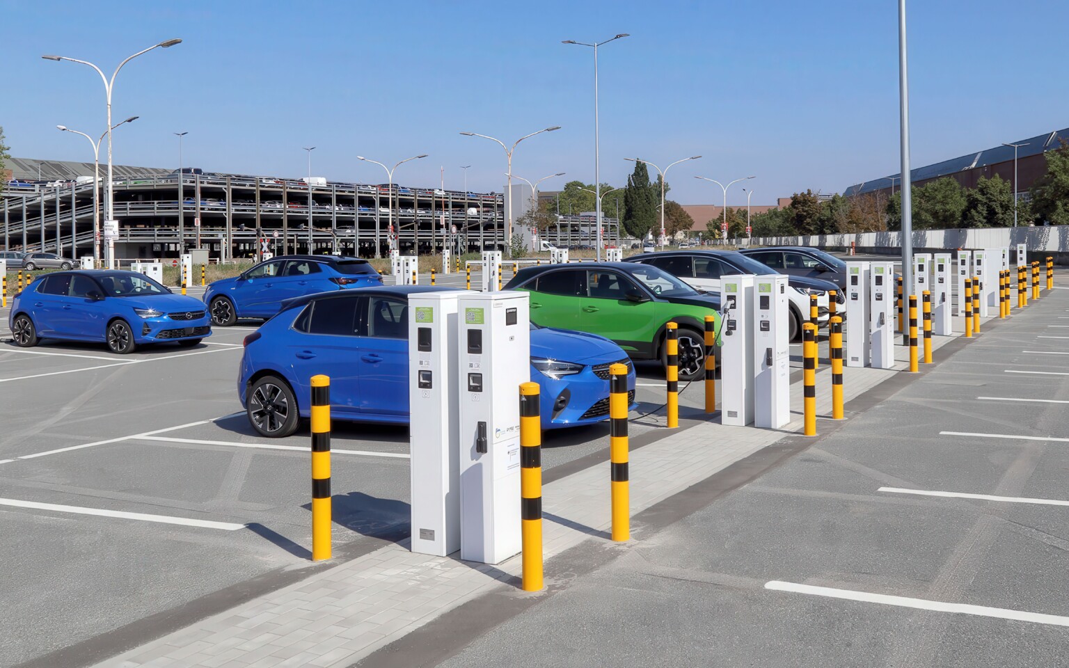 Planung und Realisierung von Ladestrukturen für E-Mobilität: Electric City Rüsselsheim