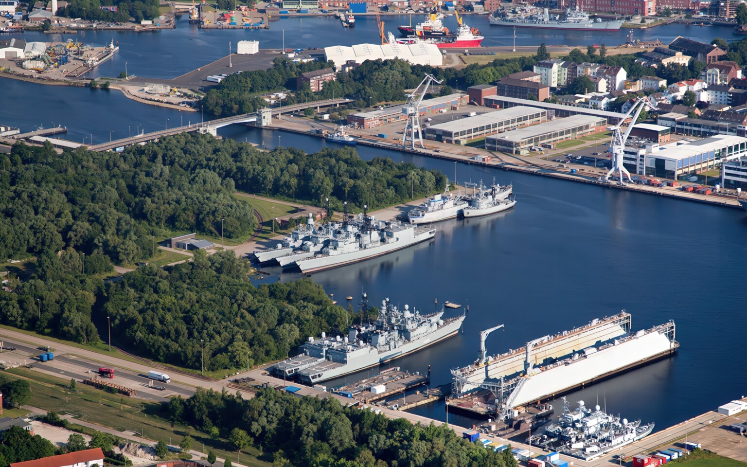 Marinearsenal wilhelmshaven 1600x900 big low resolution v2 2x