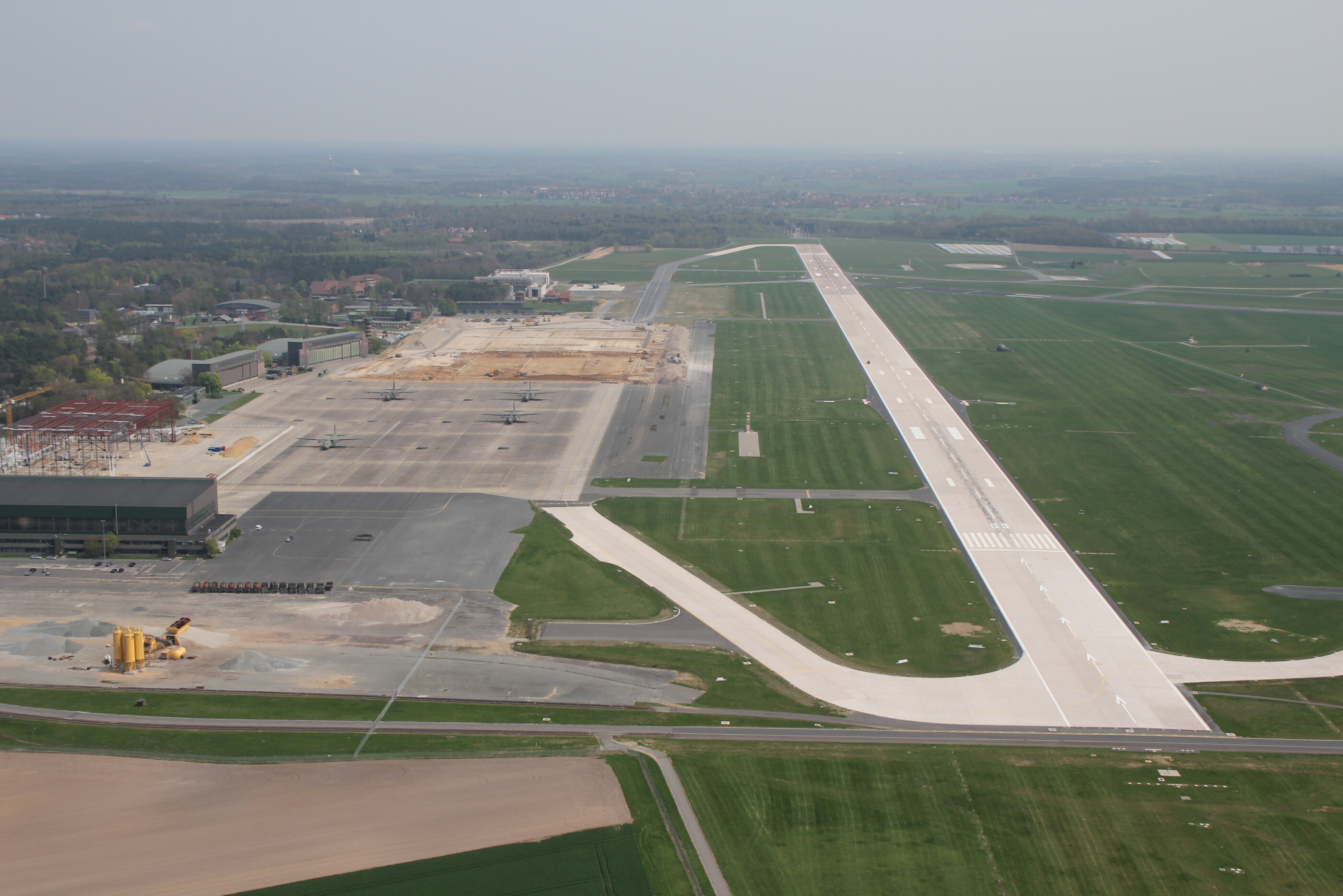 Abstellflaechen neue Start und Landebahn